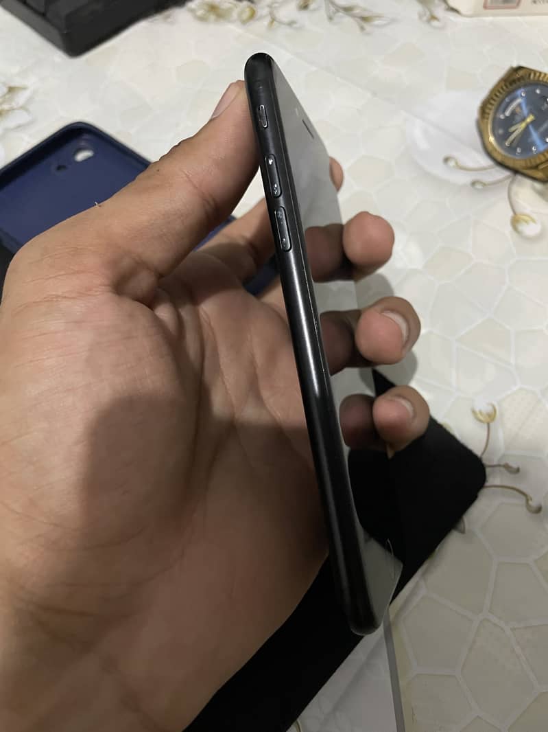 Apple iPhone SE 12