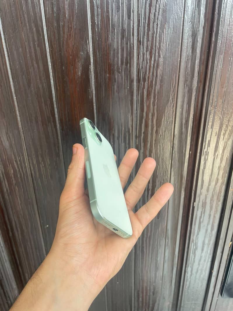 Apple iPhone 15 2