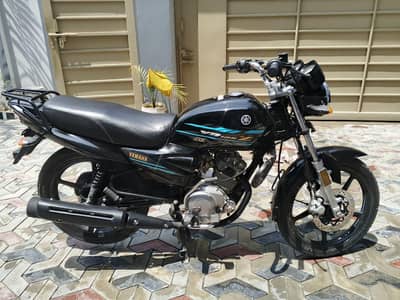 Yamaha yb125z Dx like new