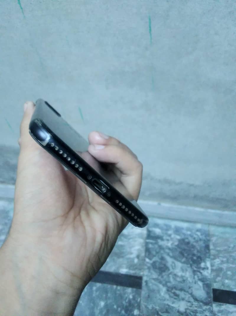 Apple iPhone 7 Plus 1