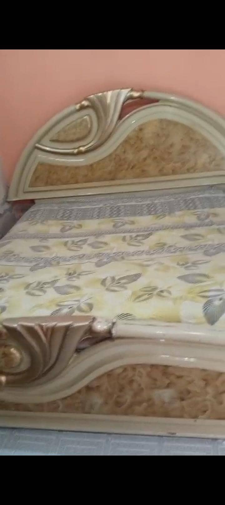 bed side table 2 or dresing 0