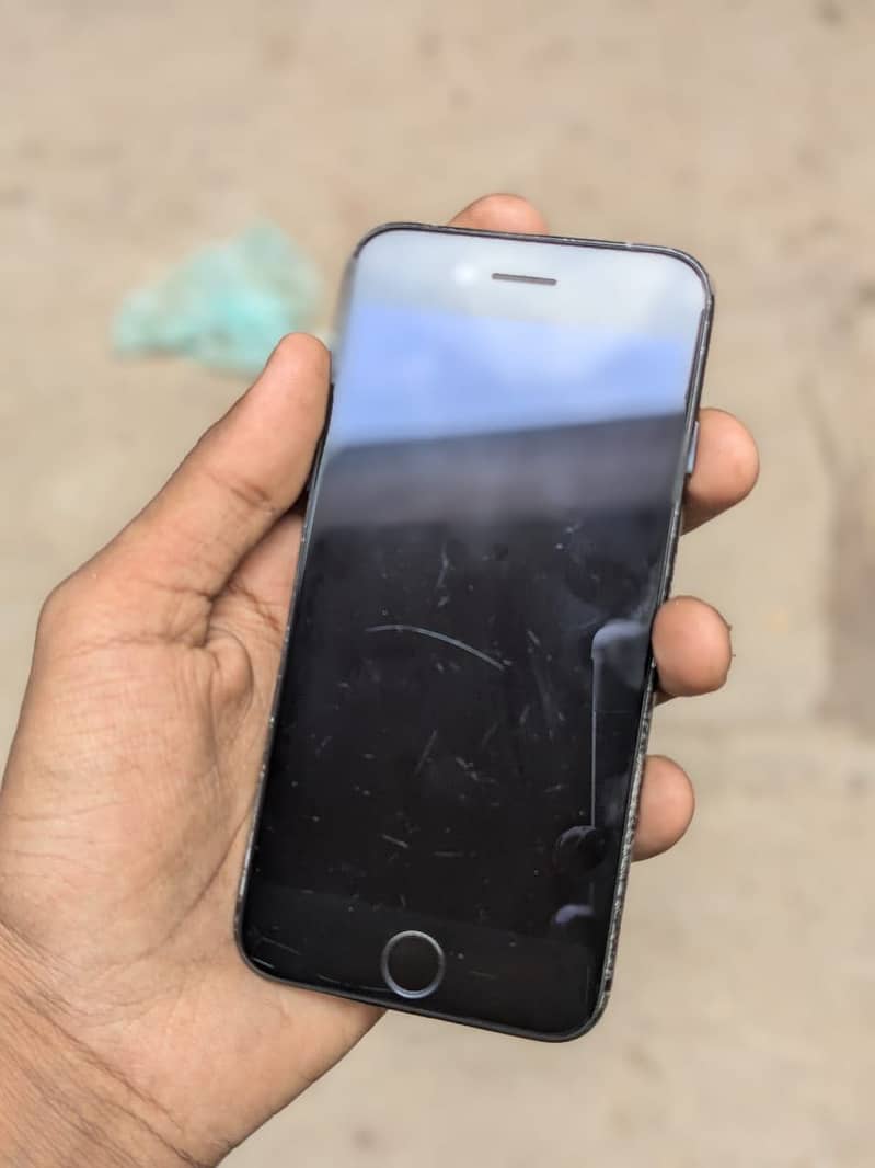 Apple iPhone 7 3
