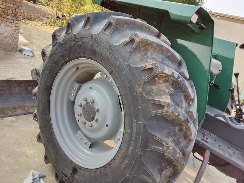 tractor 385 4