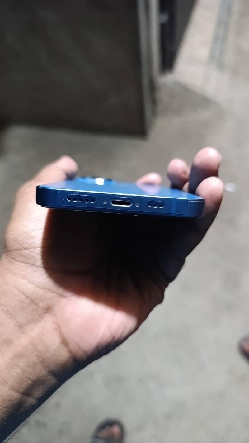 Apple iPhone 13 3