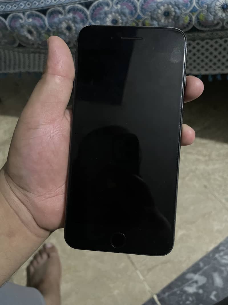 Apple iPhone 8 Plus 4