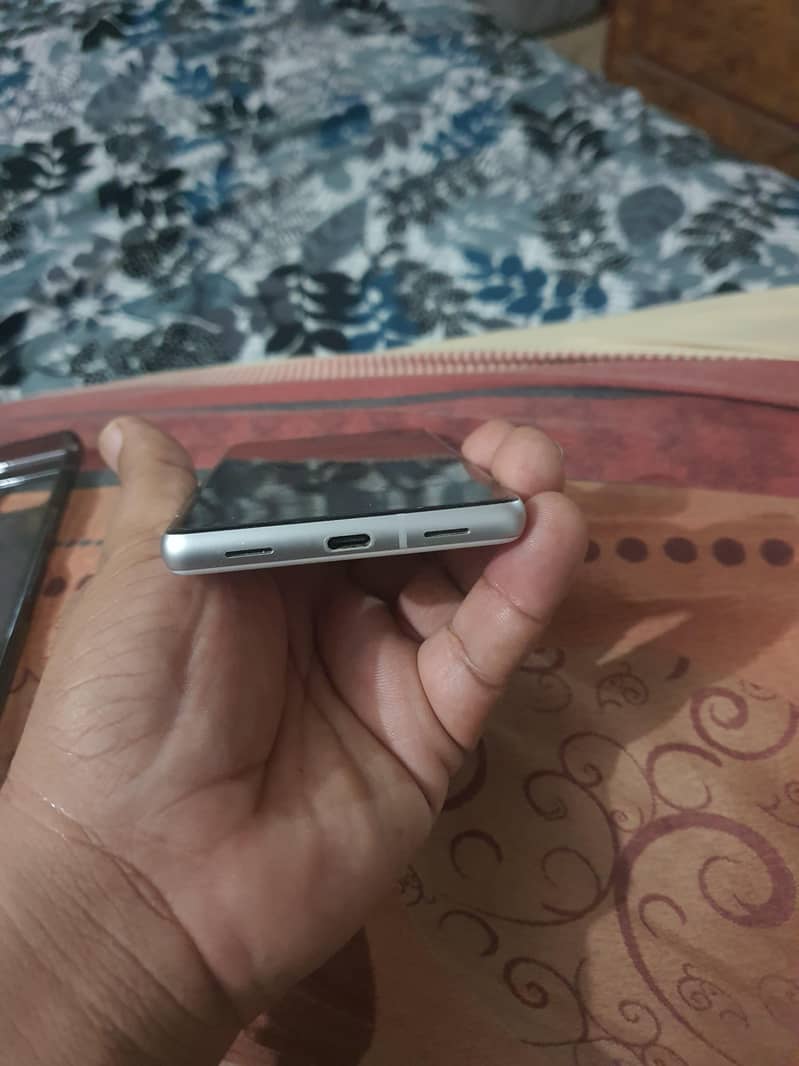 Google pixel 7A handy 8