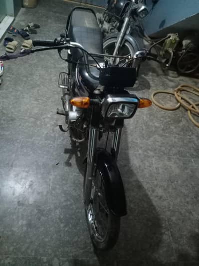 saaf suthri bhai hai koi Kam Nahin
