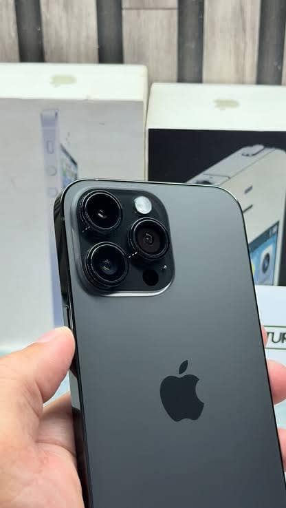 Apple iPhone 14 Pro Max 0