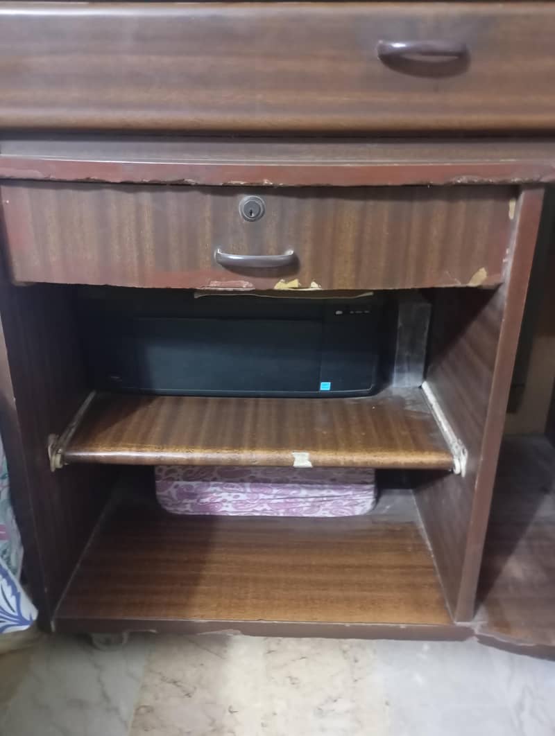 computer table 3