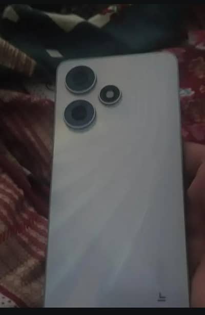 Infinix Hot 30 one hand use 8.128 . 2024