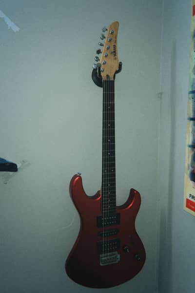 Yamaha ERG121 Electric with Amp