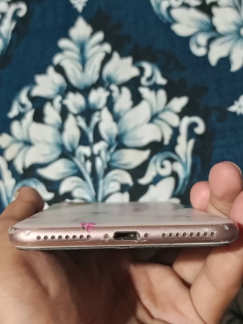 Apple iPhone 8 Plus 3