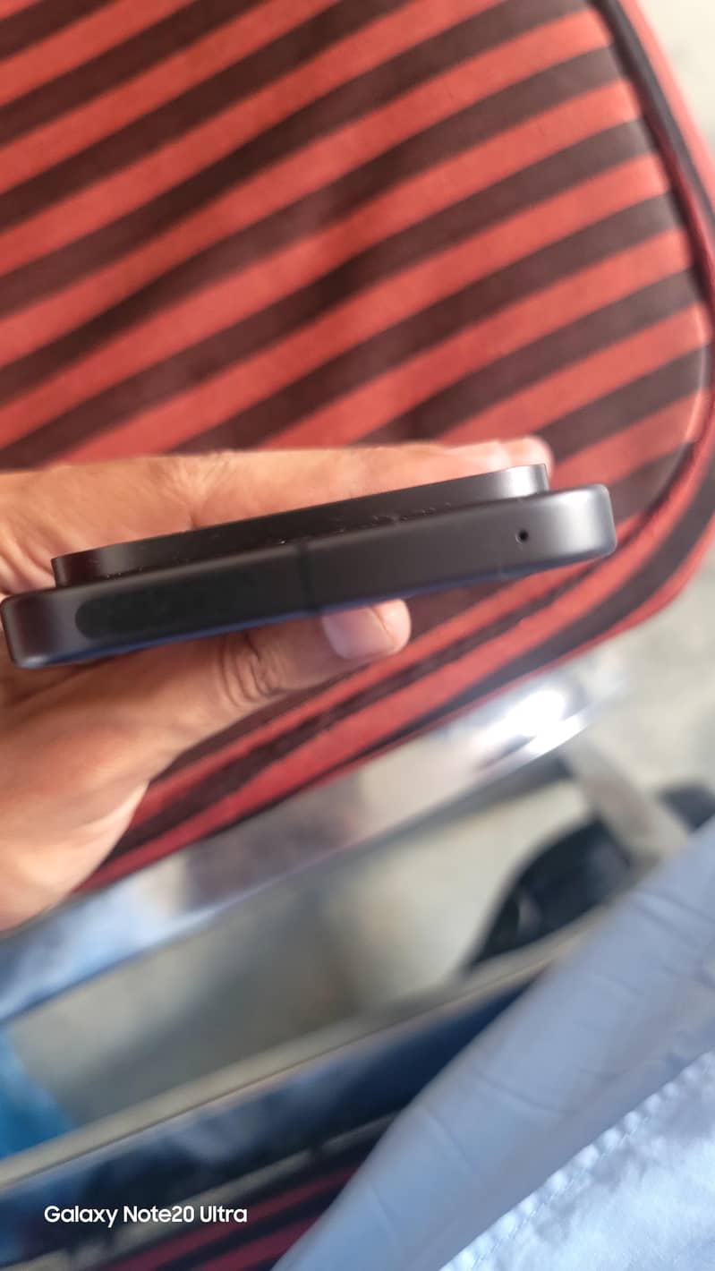 Google Pixel 9 4
