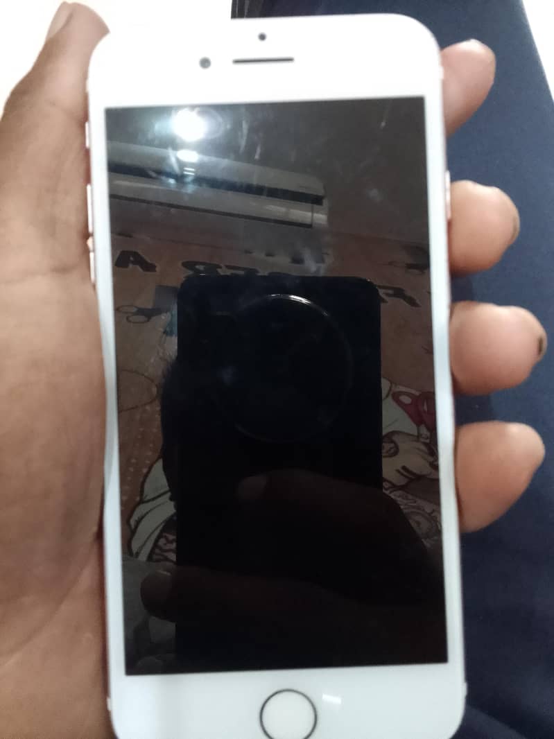 Apple iPhone 7 1