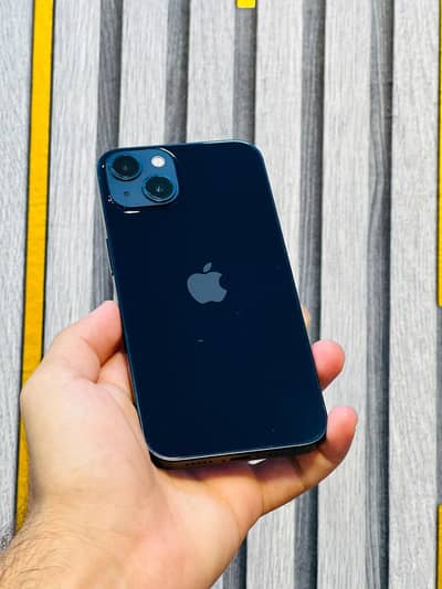 Apple iPhone 13