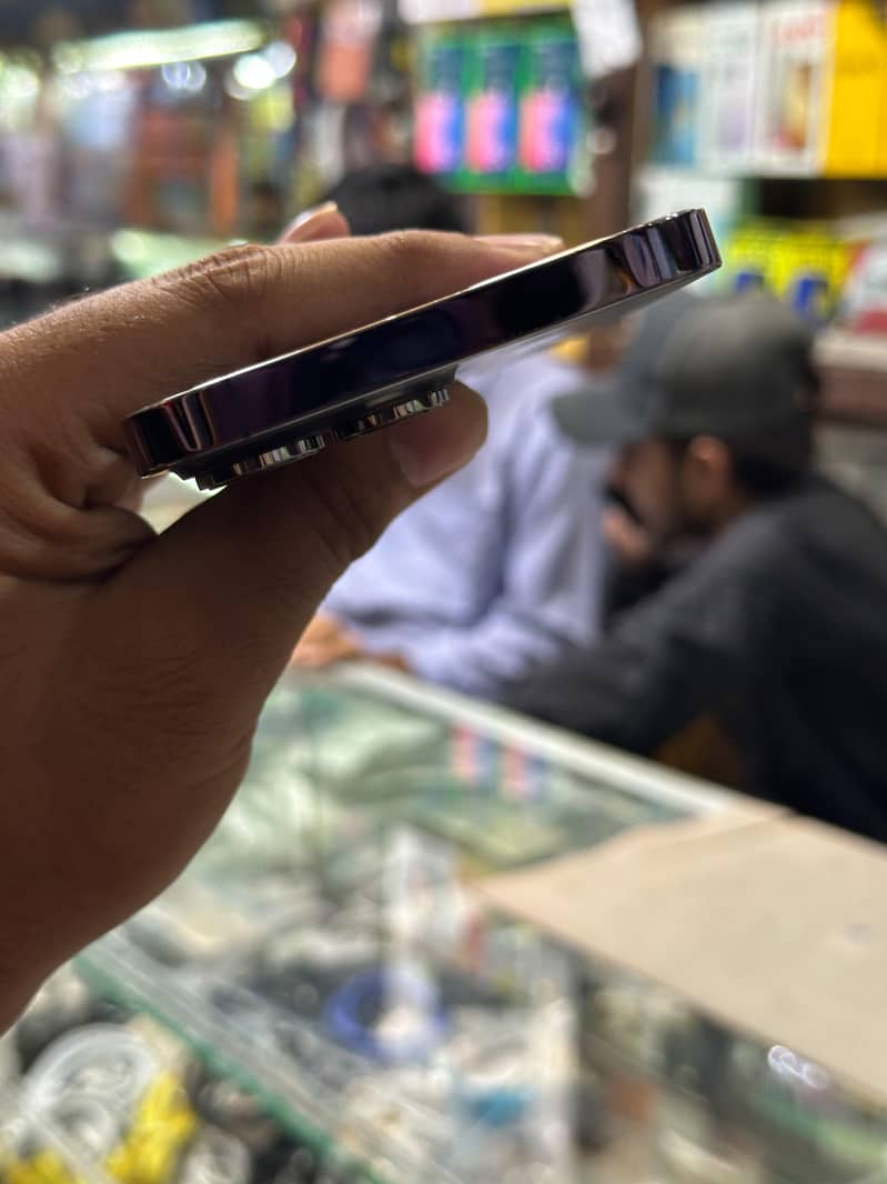 Apple iPhone 14 Pro Max 0