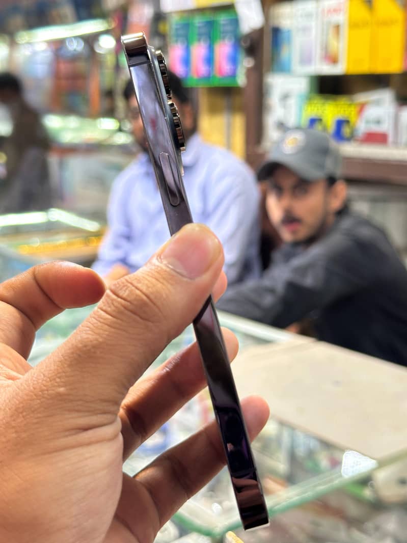 Apple iPhone 14 Pro Max 3