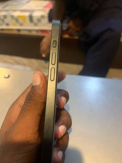 iphone 16e (jv)