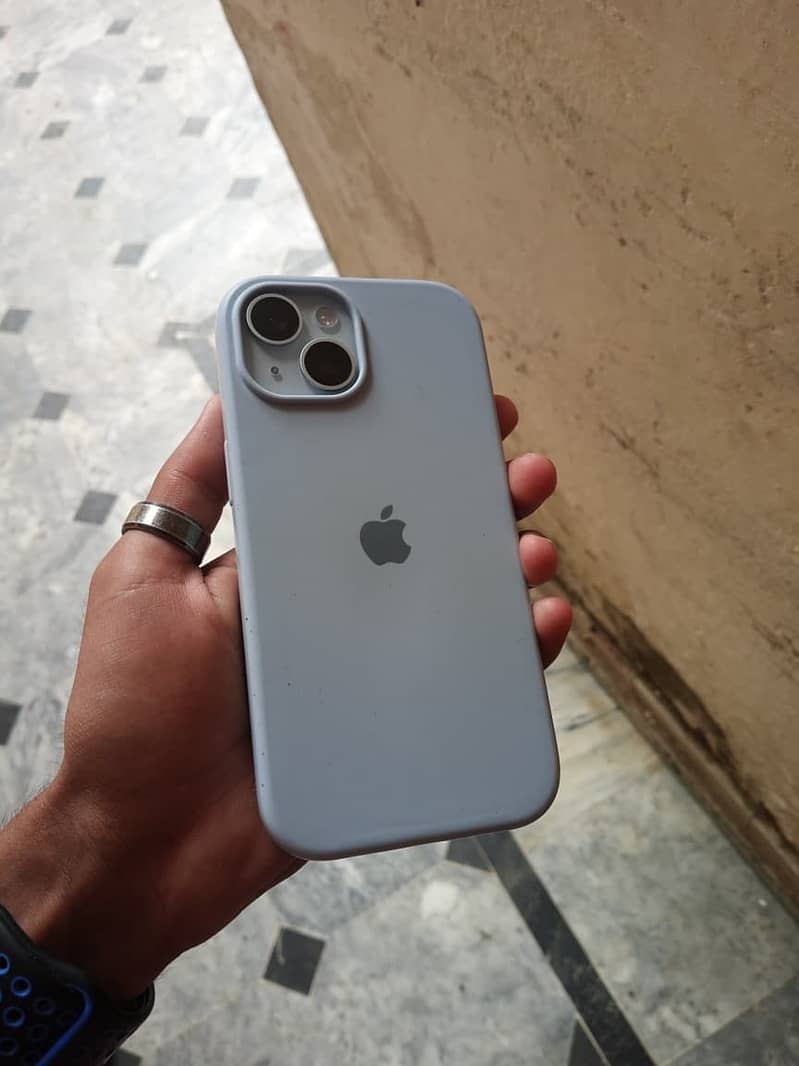 Apple iPhone 15 3