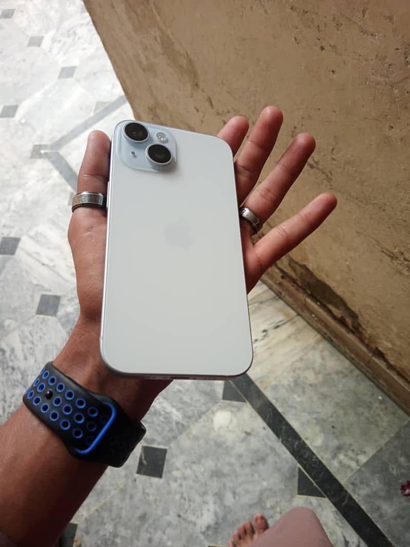 Apple iPhone 15 10