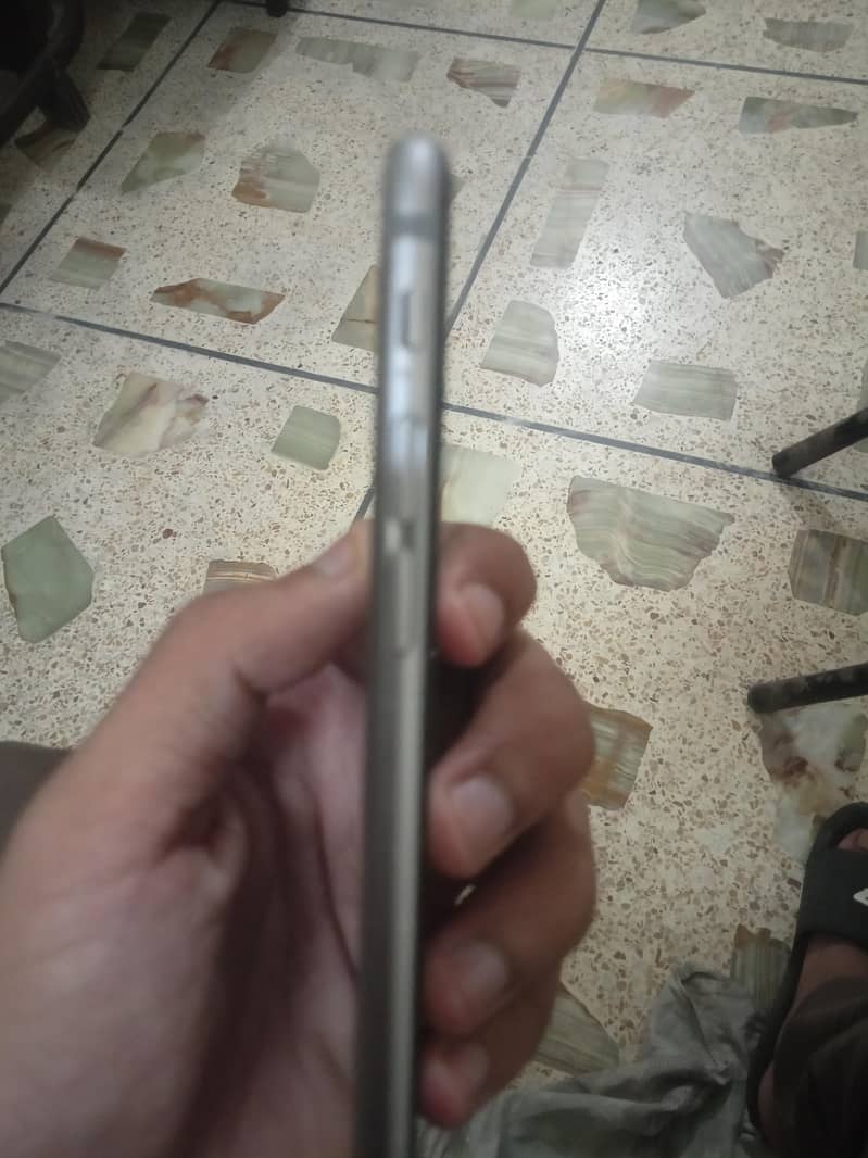 Apple iPhone 6 2