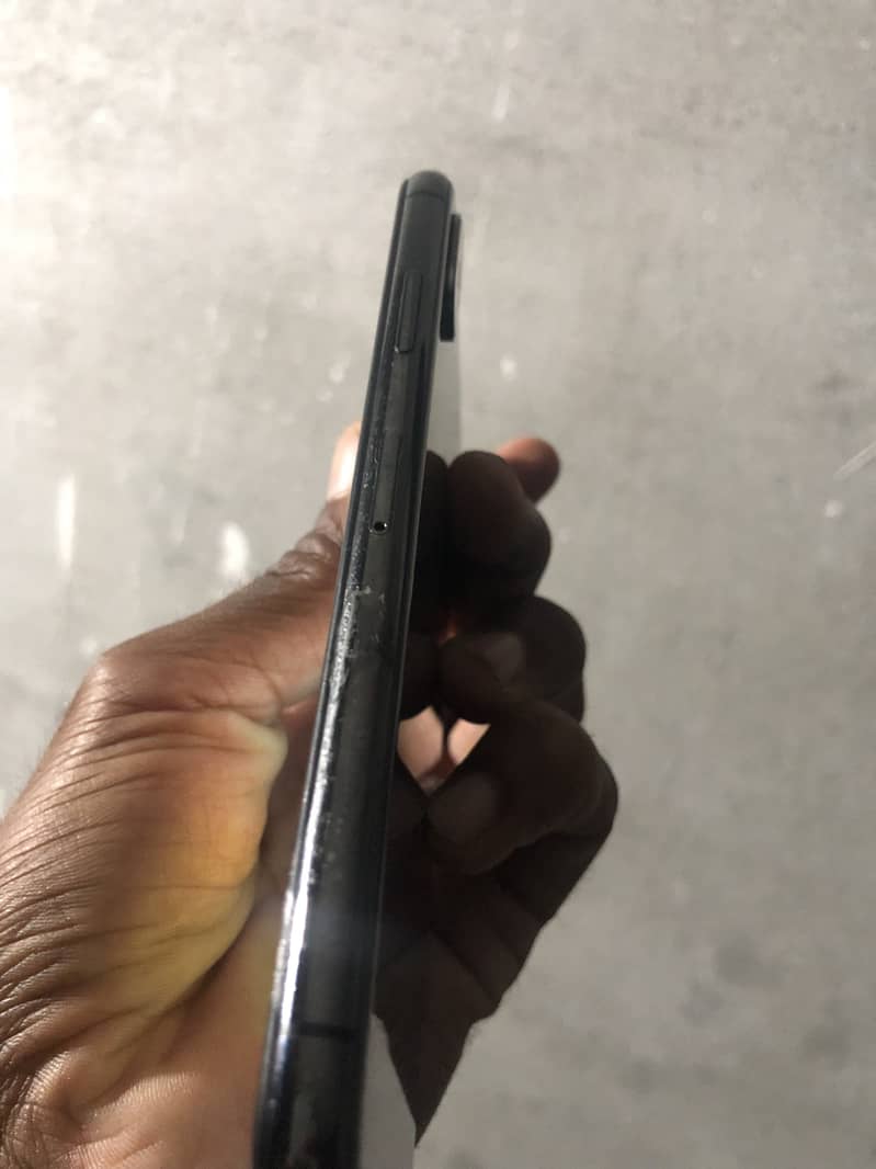 iPhone X 4