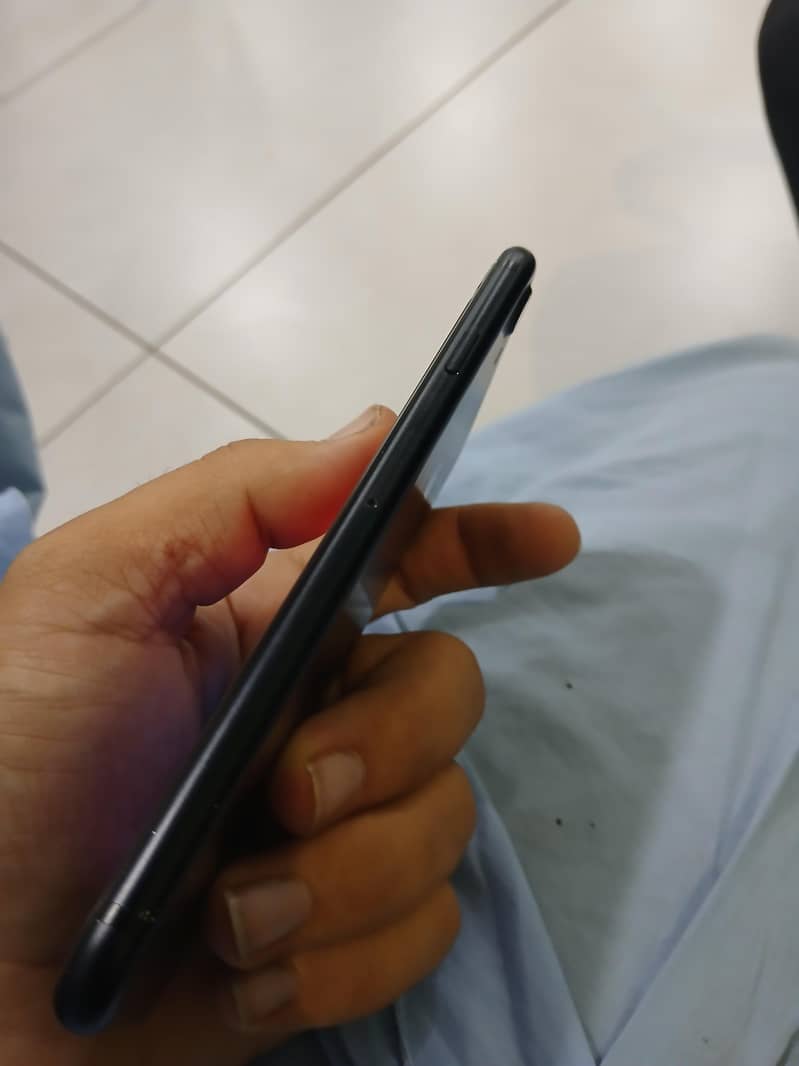 Apple iPhone 7 4
