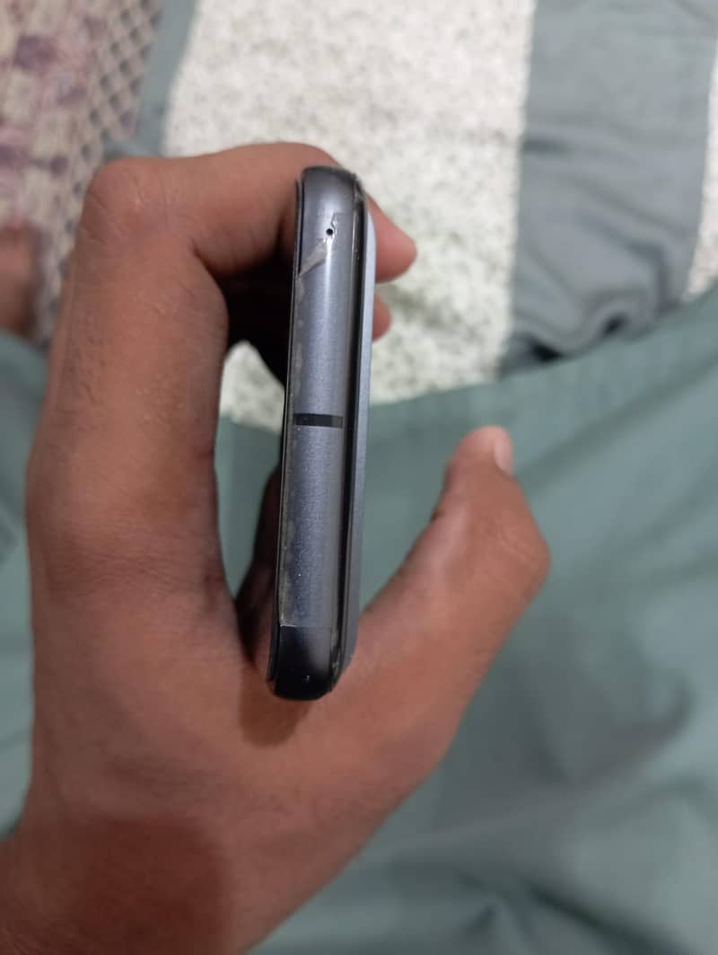 Google Pixel 8 4
