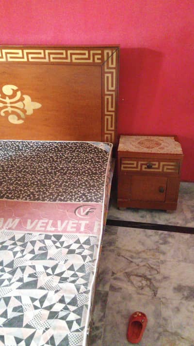 Bed set sale krna Urgent with mattress