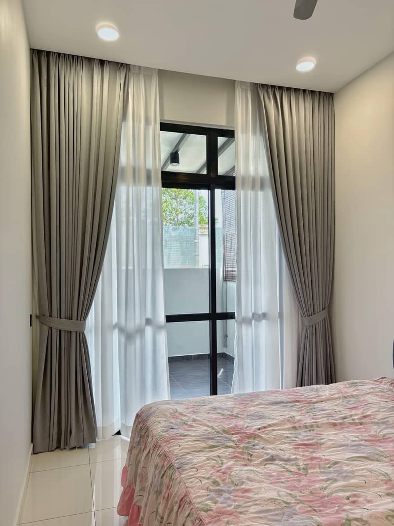 Stylish curtain / Luxury curtain /Modern curtain /Customised curtain 1
