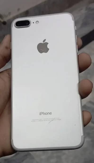 Apple iPhone 7 Plus 1