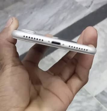 Apple iPhone 7 Plus 3