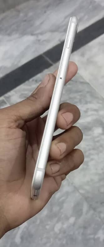 Apple iPhone 7 Plus 4