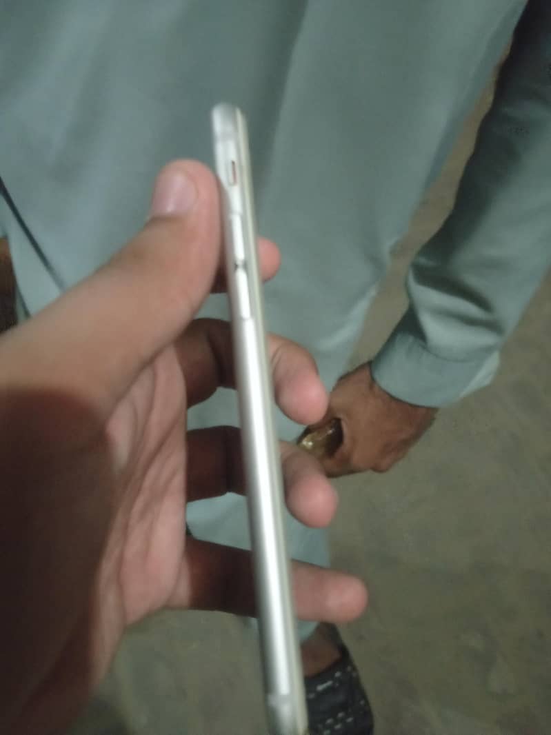 Apple iPhone 6 2