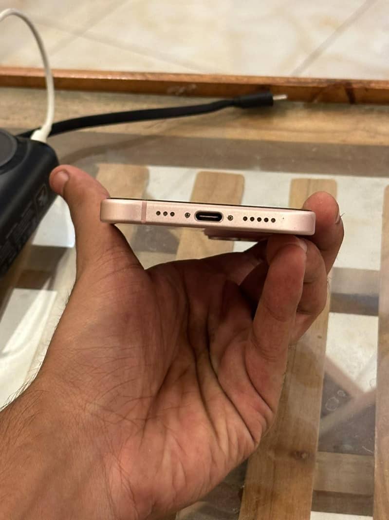 Apple iPhone 15 2