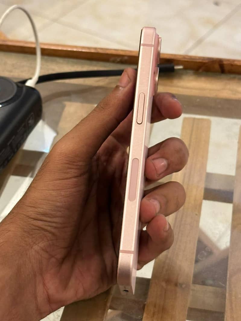 Apple iPhone 15 3