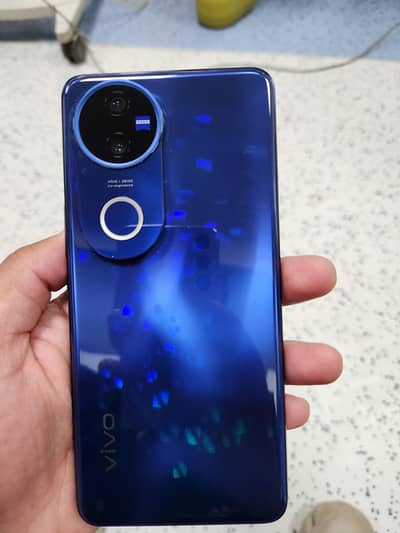 Vivo V50