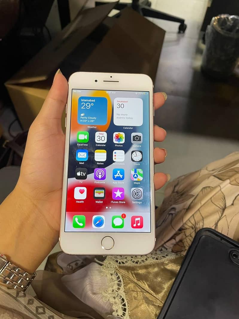 Apple iPhone 7 Plus 0