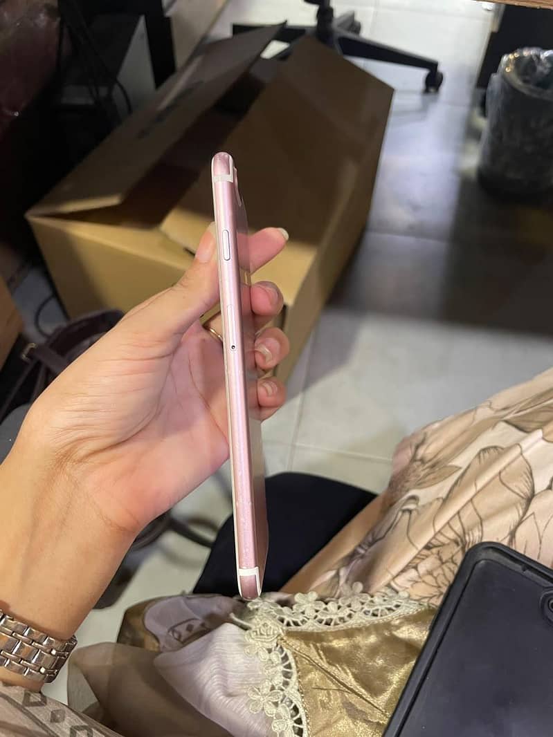 Apple iPhone 7 Plus 2
