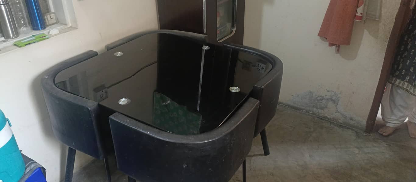 four seater dining table 0