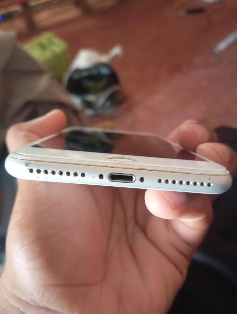 Apple iPhone 8 Plus 3