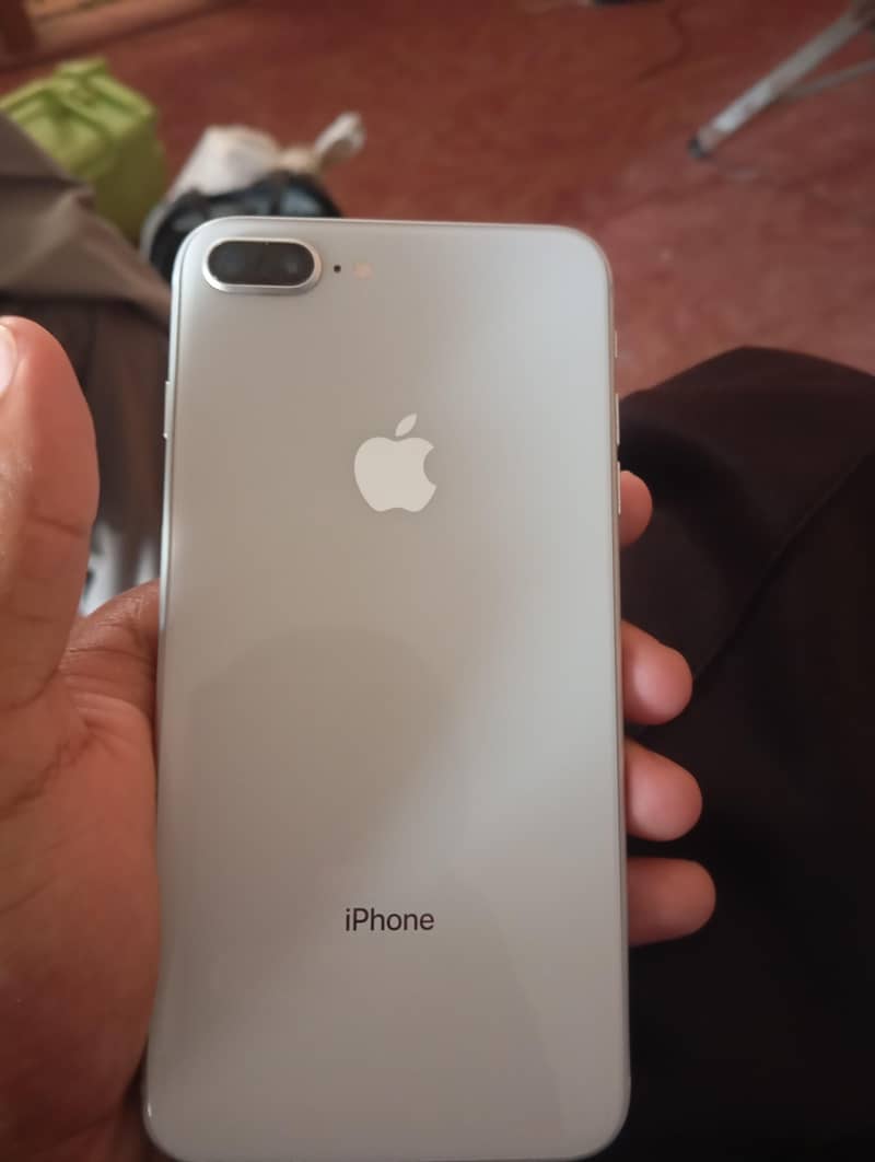 Apple iPhone 8 Plus 5