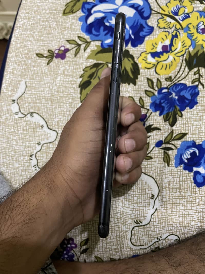 Apple iPhone 7 Plus 1