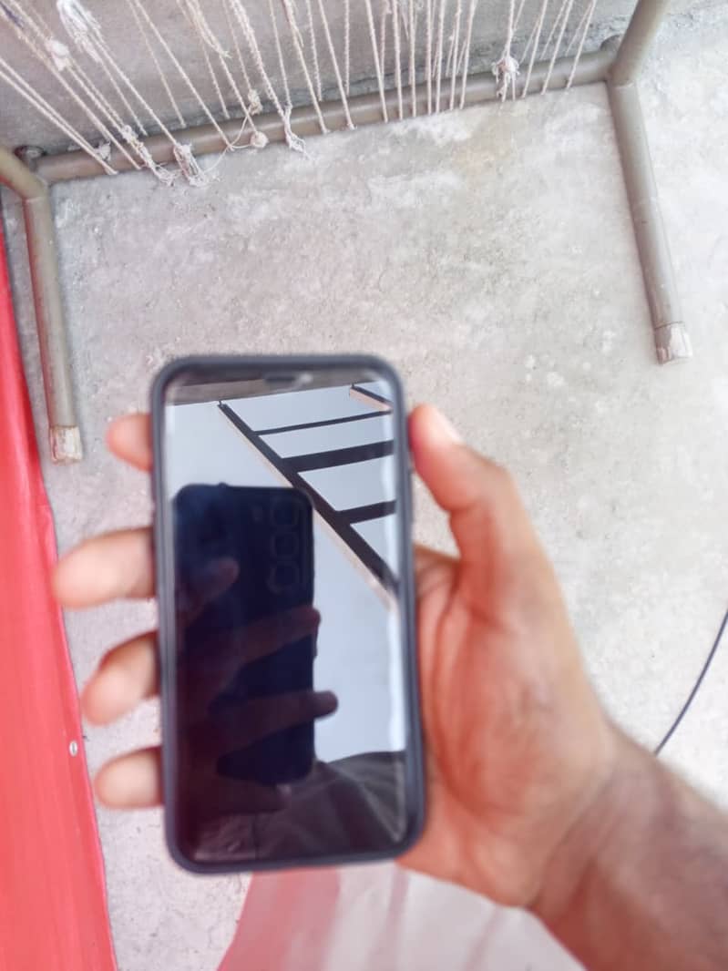 Apple iPhone X 4