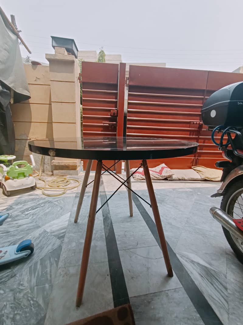 coffee table  (New) 2