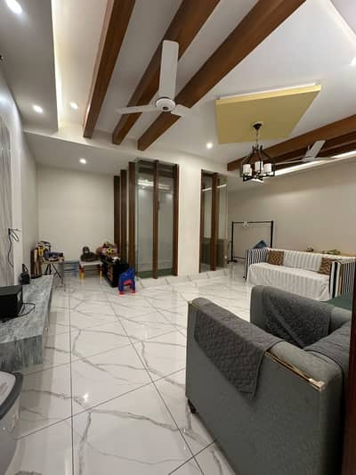 UNFURNISHED Perfect 100 Square Yards House In DHA Phase 7 Extension For Rent