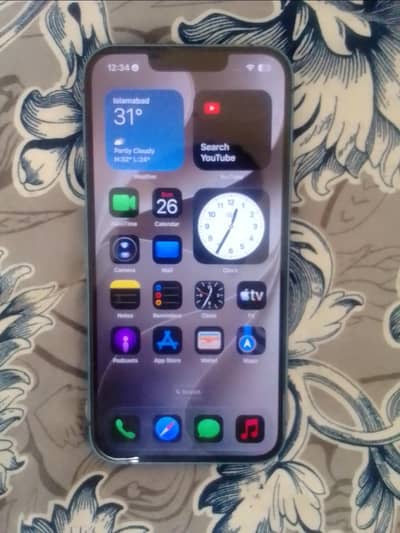 Apple iPhone 13