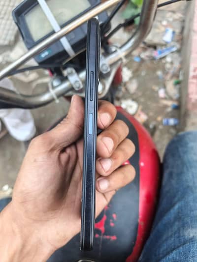 Infinix Note 11 just mobile ha all ok ha koi issue nhi h