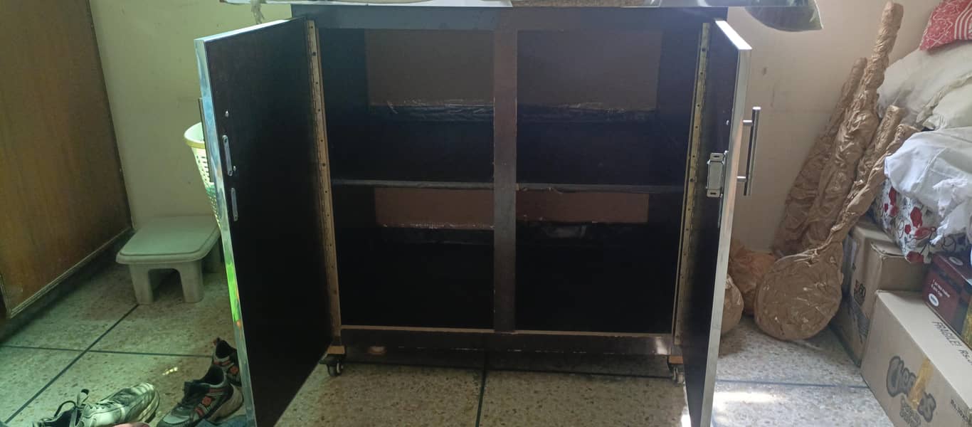 iron table 0
