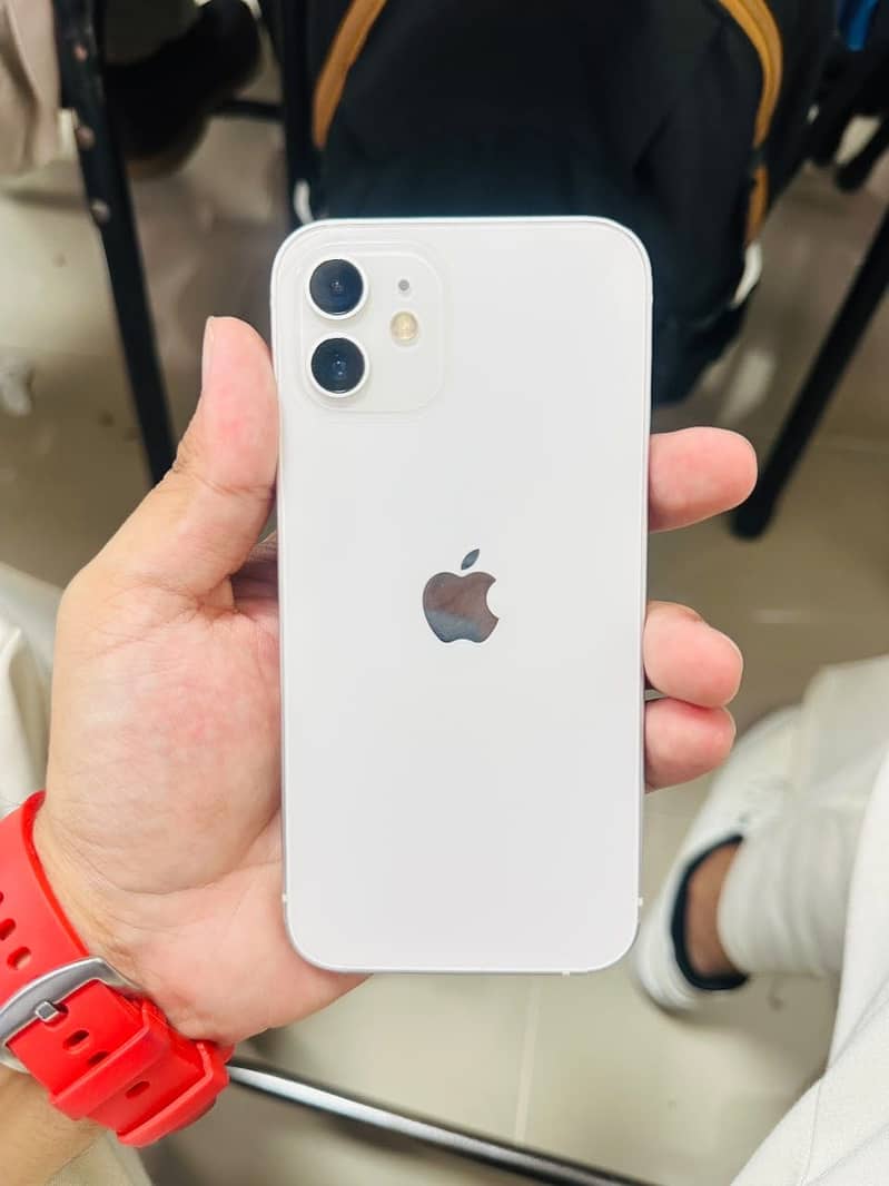 Apple iPhone 12 2